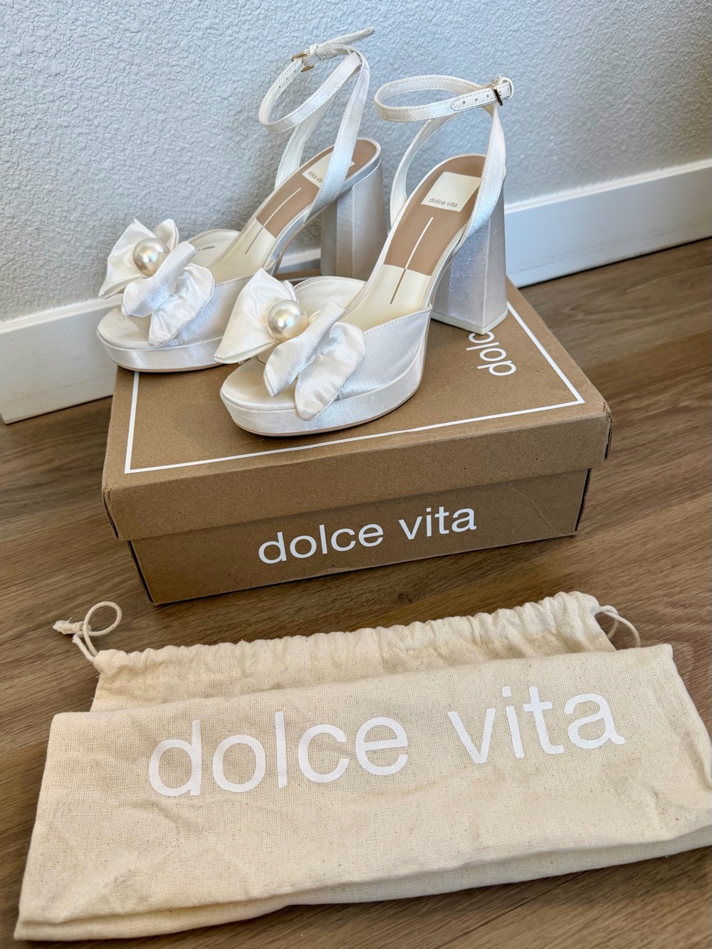 Dolce Vita Ivory Pearl Bow Platform Heels - Picture 6 of 12